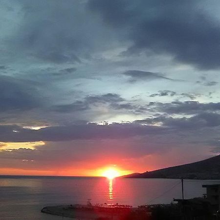 Aler Holiday Inn Sarande Exterior photo