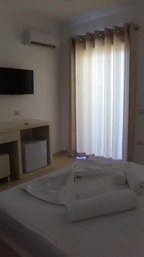 Aler Holiday Inn Sarande Exterior photo