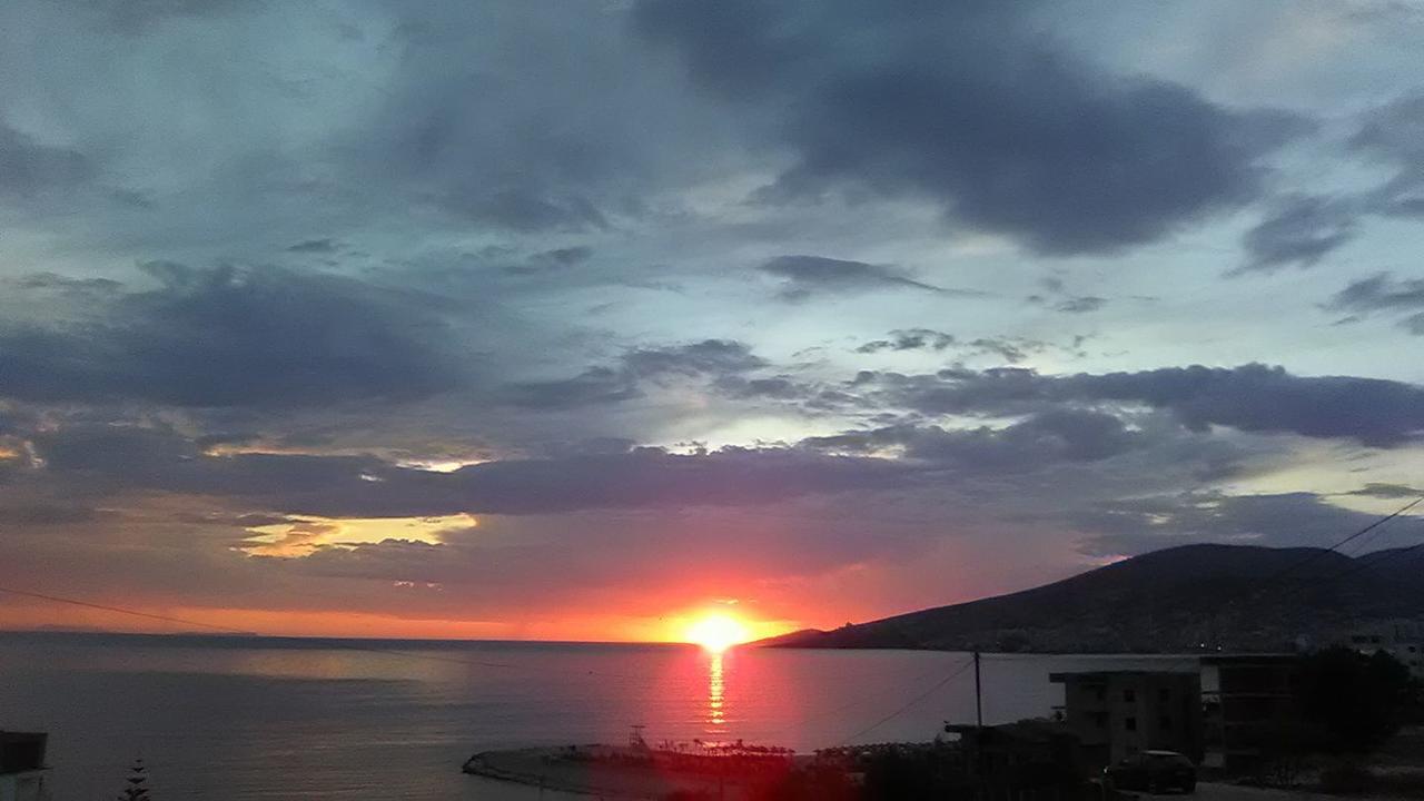 Aler Holiday Inn Sarande Exterior photo