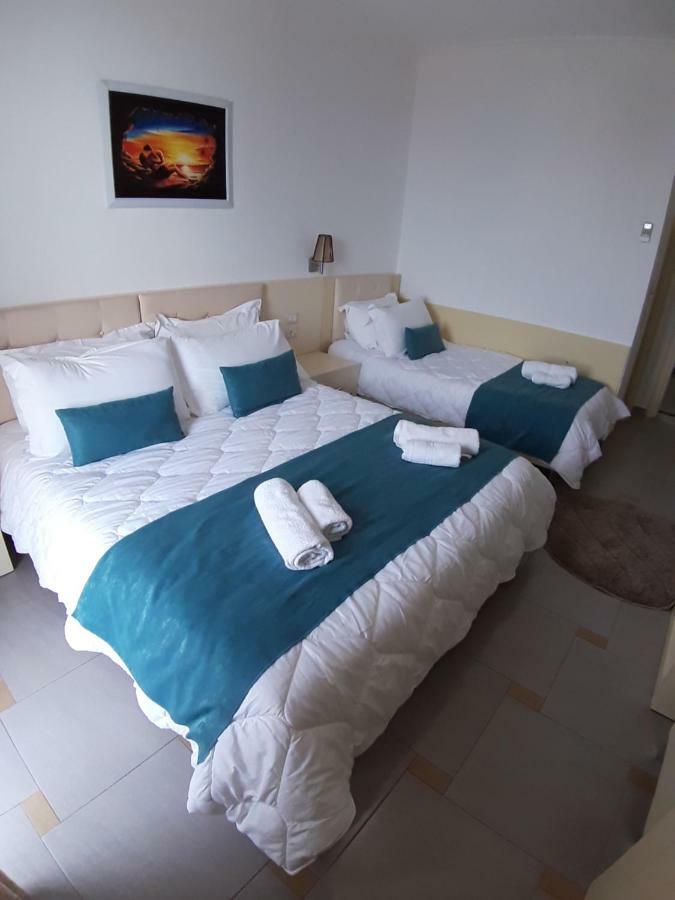 Aler Holiday Inn Sarande Room photo