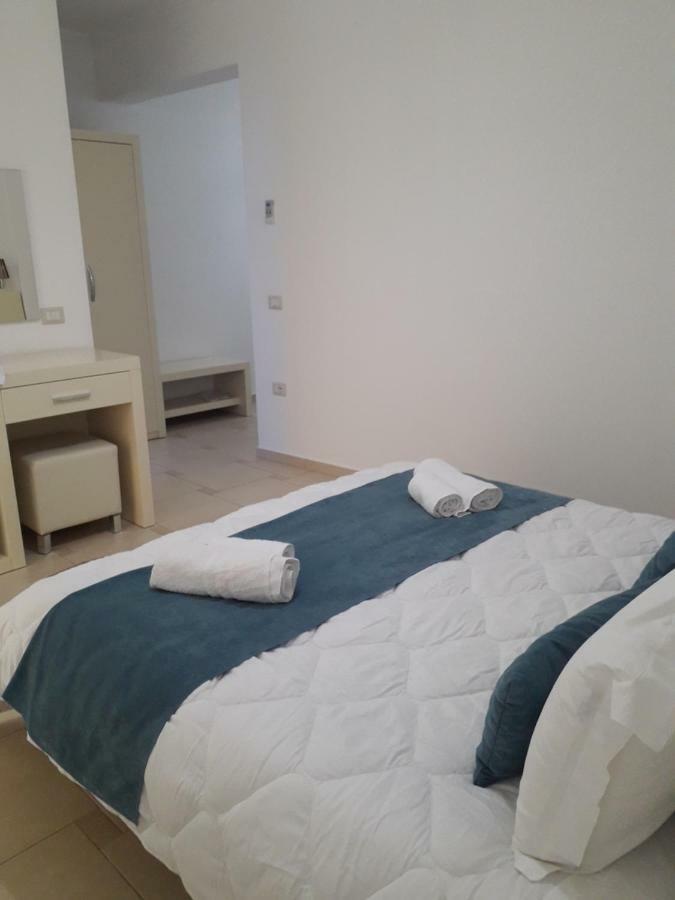 Aler Holiday Inn Sarande Room photo